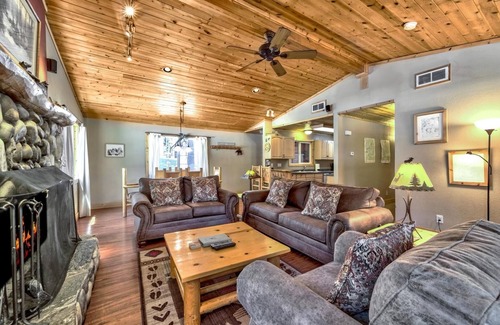 North Upper Truckee Cabin | The Bear's Den Single Story Tahoe Cabin With 3 Bedrooms, 2 Baths, Hot Tub