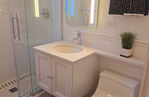 Englewood Apartment | The Beautiful, Quaint 2 Bedroom Green Escape Greystone