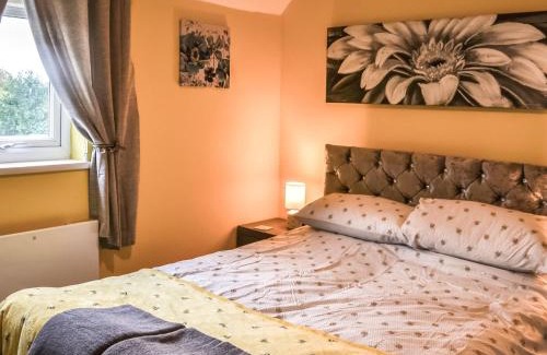 East Kirkby House | The Beehive