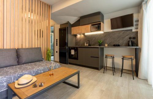 Lesvos Apartment | The Beehive