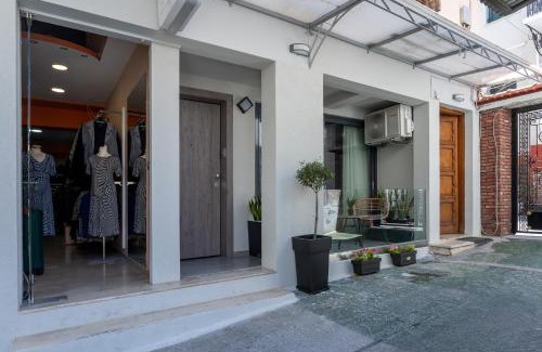 Lesvos Apartment | The Beehive