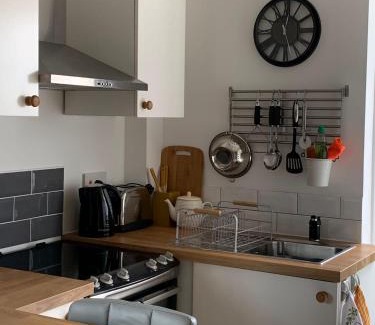 Exmouth Apartment | The Beehive - Self Contained Studio by The Sea