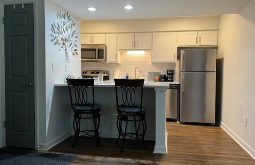 Huntsville Apartment | The Bell Lux Stes "Gated" Centrally Located ,Cozy in beautiful H'ville Gym, WiFi