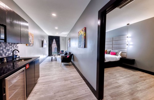 Biloxi Hotel | The Bella's Blonde Bombshell Suite, Sleeps 4, Private Balcony