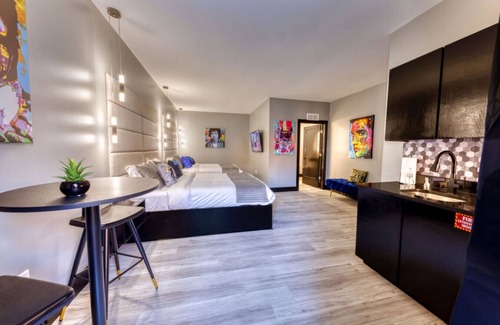 Biloxi Hotel | The Bella's String Kings Suite, King Bed, Sleeps 2, Private Balcony