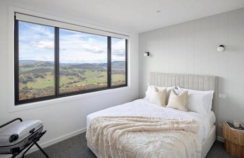 Myrrhee House | The Bella Vista by Mt Bellevue