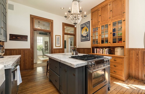 Galveston House | The Belle of Ball Street: Walk to the beach from Galveston's Historic East End