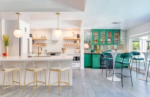 Palm Springs House | THE BEVERLY - The Ultimate Resort Experience!