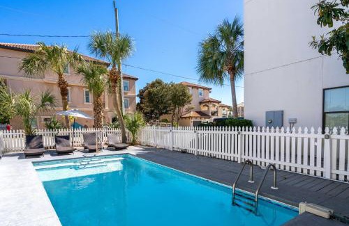 Frangista Beach House | The Beverly