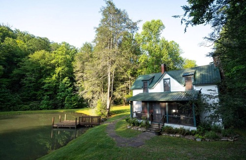Skyland Cabin | The Big Creek Lodge Pisgah
