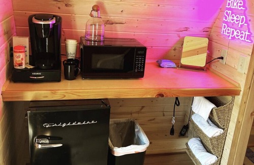 Bentonville Cabin | The Bike Inn #16, White River Cabin