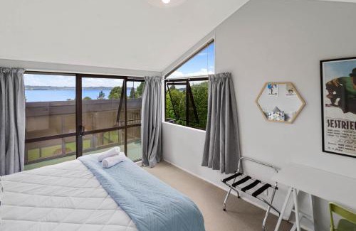Kawaha Point House | The Bird House - Kawaha Point, Rotorua. Stylish six bedroom home with space, views and relaxed atmosphere
