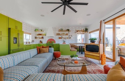 Indian Cove House | The Birdhouse · Retro Vibes, View, Hot Tub, Pool, Game Room!