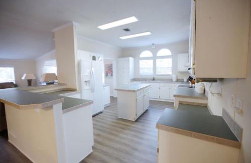 Cedar Bluff House | The Blessed Way 4 BD RM 3 BA Great for Large Groups