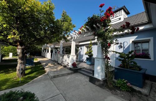Balatonakarattya Apartment | The Blue Cottage Akarattya