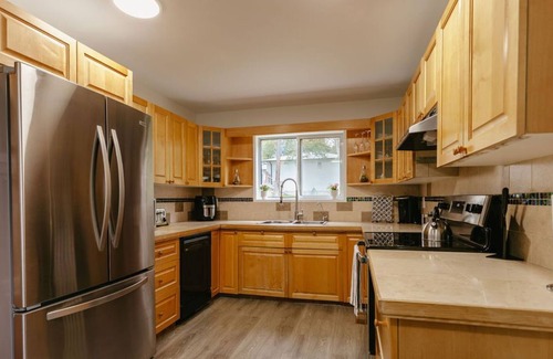 Central Okanagan House | The Blue Dream on Coral Beach
