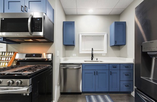 Mount Washington Apartment | The Blue Haven - Newly Renovated 3BR, 8 mins to Downtown & Pet-Friendly