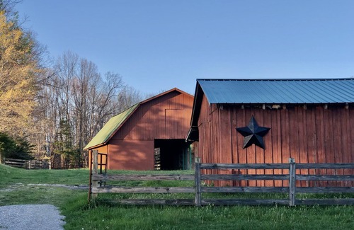 Revelo Cottage | The Blue Heron Farm Cottage ~ Big South Fork ~ Relax on Five Private Acres!