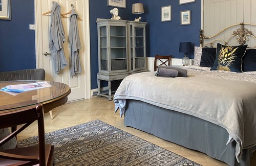 Torquay City Centre Bed & Breakfast | The Blue House B&B