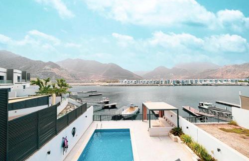 Sharm Villa | The Blue Moon Villa - Al Dana Island Fujairah