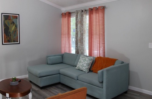 Church Street House | The Blue Oasis in metro Atlanta is your getaway hot spot! Free Wifi & smart TV.