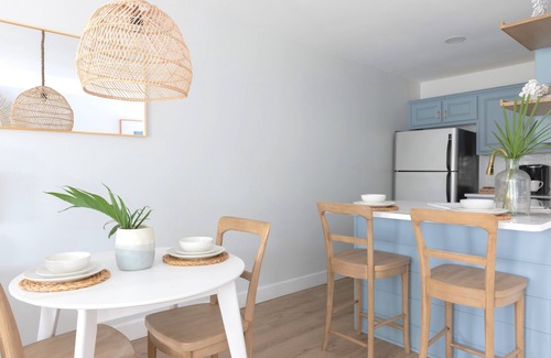 Inlet Beach Condo | The Blue Palm Steps to Beach & Pool KING Bed 30A Florida