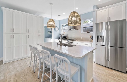 Seagrove Beach House | The Blue Pearl 3BR, 2BA in Seagrove, GOLF CART Included, 4 bikes—NO PETS