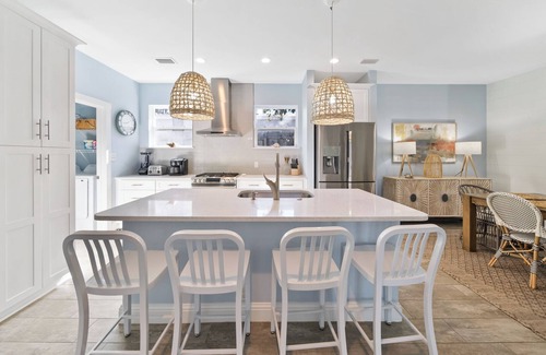 Seagrove Beach House | The Blue Pearl 3BR, 2BA in Seagrove, GOLF CART Included, 4 bikes—NO PETS