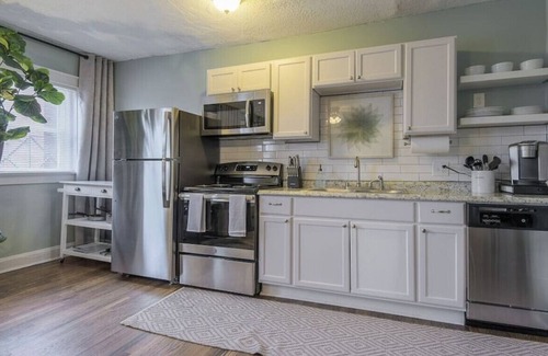 Midtown - Westport Apartment | The Boards: Clean Studio Living
