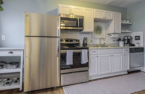 Midtown - Westport Apartment | The Boards: Clean Studio Living