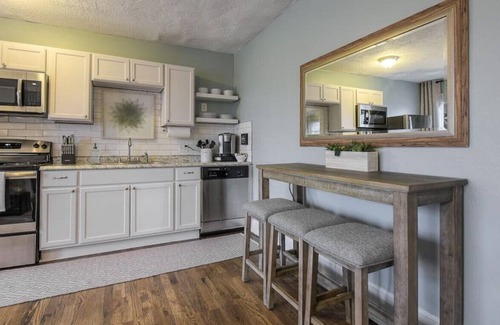 Midtown - Westport Apartment | The Boards: Clean Studio Living