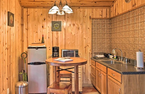 Hot Springs Apartment | 'The Boat House' Creekside Escape in Hot Springs!