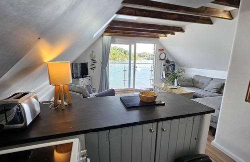St. Mawes Cottage | The Boathouse - a cottage that sleeps 2 guests in 1 bedroom