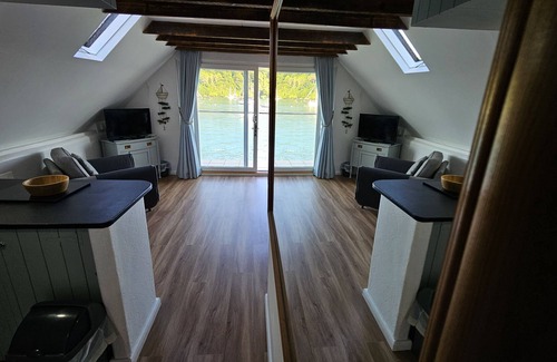 St. Mawes Cottage | The Boathouse - a cottage that sleeps 2 guests in 1 bedroom