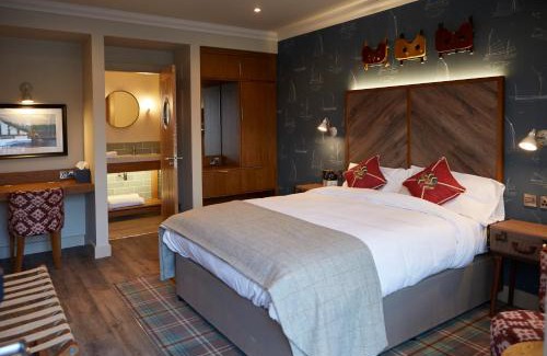 Chester Hotel | The Boathouse Inn & Riverside Rooms
