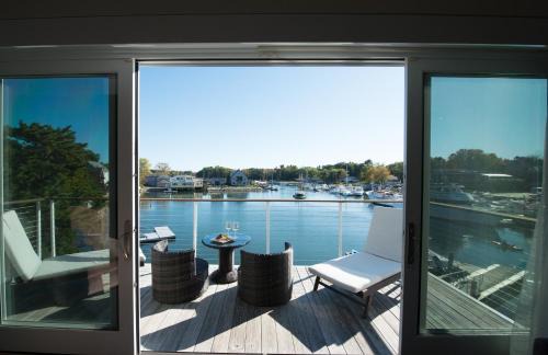 Kennebunkport Hotel | The Boathouse