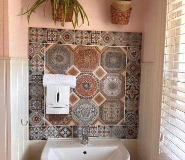Bournemouth City Centre Hotel | The Boho - 4 min walk to beach & town