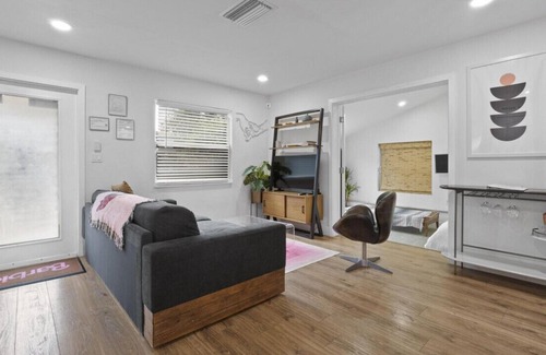 Middle River Terrace House | The Boho · Boho home:near beach/cruise/ airport/ cruises