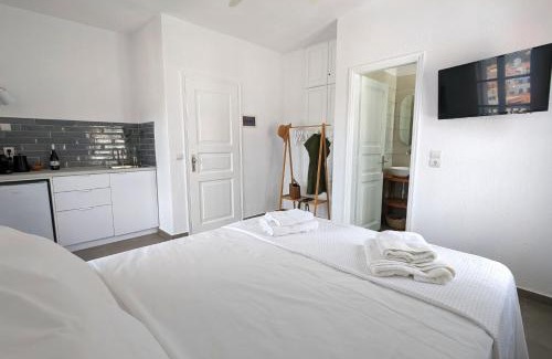 Skopelos House | The Botanist Guesthouse