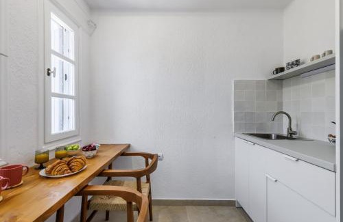 Skopelos House | The Botanist Guesthouse