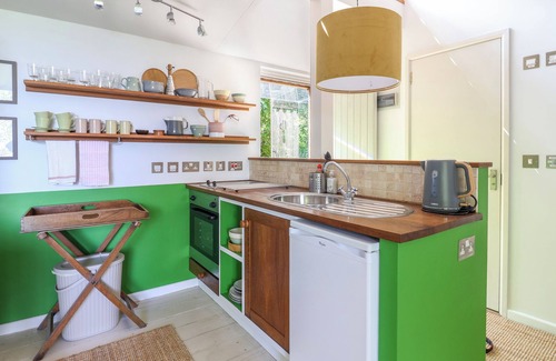 Lyme Regis Cottage | THE BOTHY, romantic, character holiday cottage in Lyme Regis