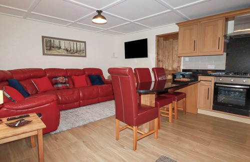 Mount Cottage | THE BOTHY, with a garden in Bodmin