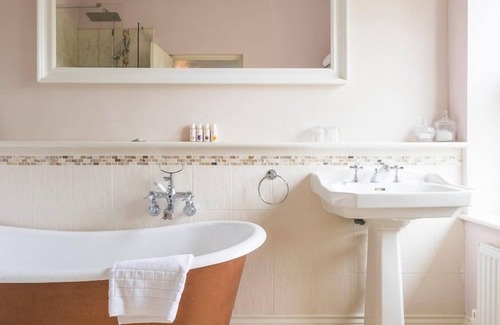 Bridgwater Hotel | The Bower Inn