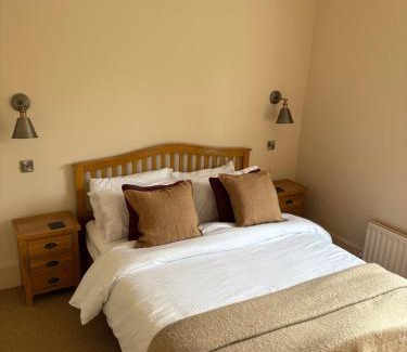 Burwarton Bed & Breakfast | The Boyne Arms
