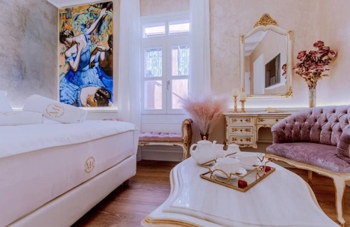 Old Town Hotel | The Brigitte room in Madame Hortense
