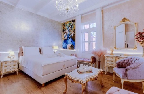 Old Town Hotel | The Brigitte room in Madame Hortense
