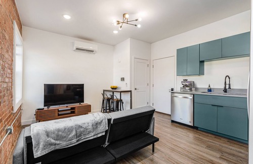 Downtown Columbus Apartment | The Broad Apt - Downtown - Pool Table Pet-friendly
