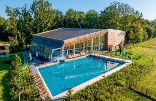 Maubray House | The Brookside Escape