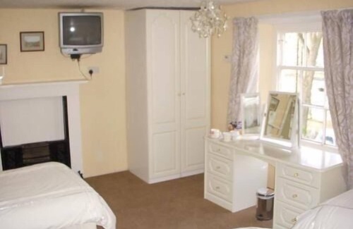 Richmond Hotel | The Buck INN
