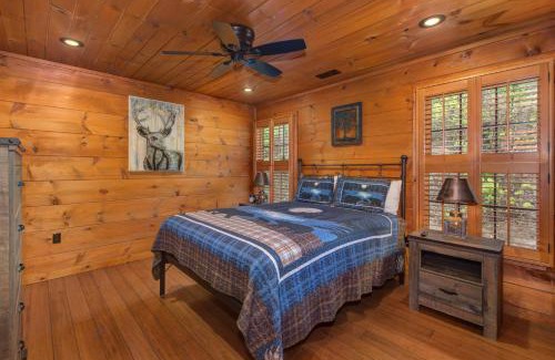 Chalet Village North House | The Buckhorn by Stony Brook Cabins
